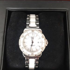 TAG Heuer Women’s Formula 1 Diamond Watch